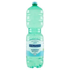Acqua minerale naturale in pet