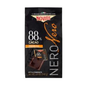 Sacchetto con quadratini di cioccolato extra fondente nero 88% cacao vigoroso  140 gr.